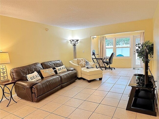 Building Photo - 4500 E Bay Dr