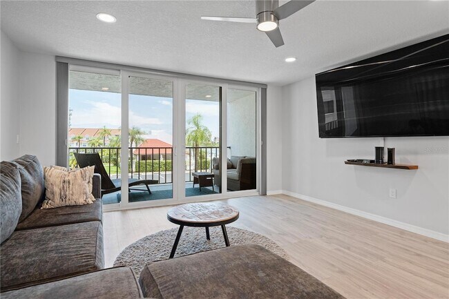 Building Photo - 19111 Vista Bay Dr