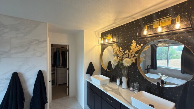 Building Photo - Great Furnished House In Fort Collins