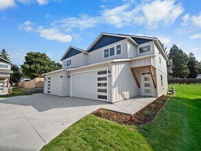 Building Photo - NEW 3 bed/2.5 bath Duplex in Deer Park! HA...