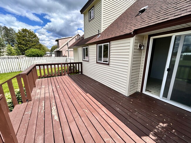 Building Photo - Delightful 4 Bed, 2 Bath Home in Spokane V...