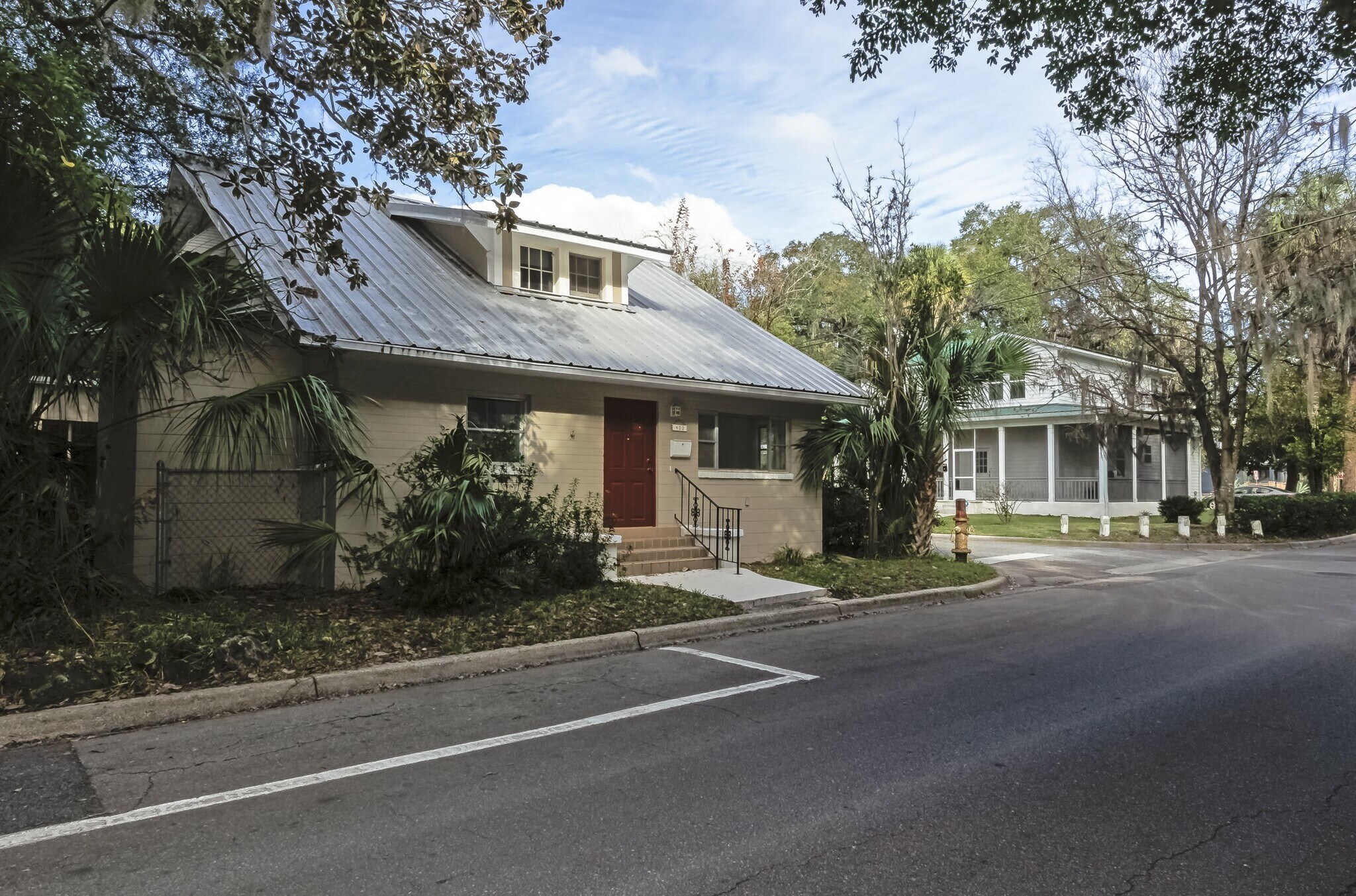 Building Photo - 402 NW 3rd Ave