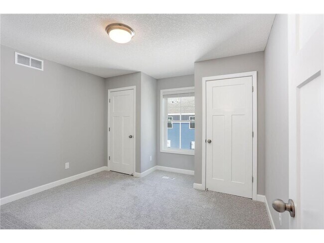 Building Photo - 1142 Middlefield Rd