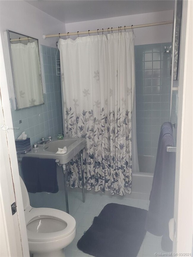 Building Photo - 10170 Collins Ave