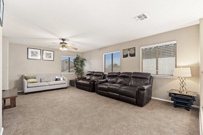 Building Photo - Welcome Home! This stunning 4 bedroom, 3 b...