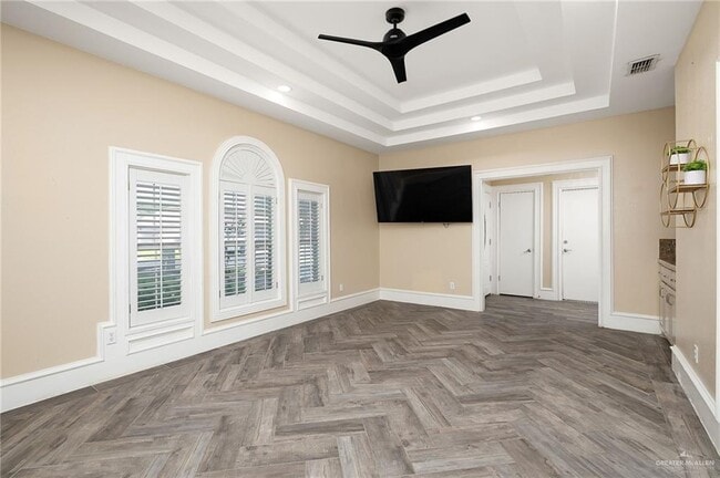 Building Photo - 19 Wisteria Ave
