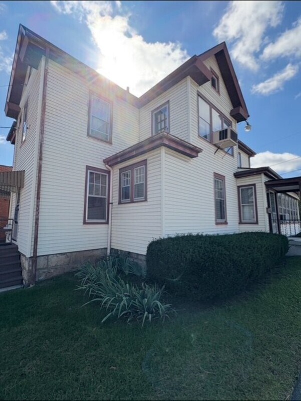 Building Photo - 1701 Jefferson St