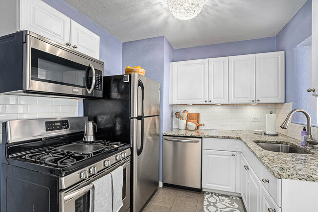 Updated & Bright Kitchen - 1371 Ivy St