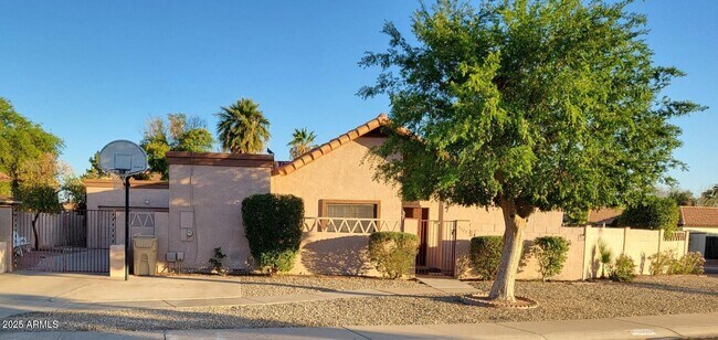 Building Photo - 5323 W North Ln