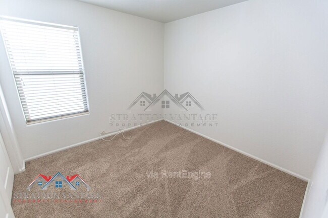 Building Photo - 4149 E Azurite Rd