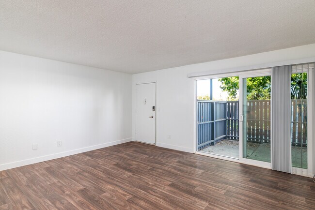 Building Photo - 412 Alameda del Prado