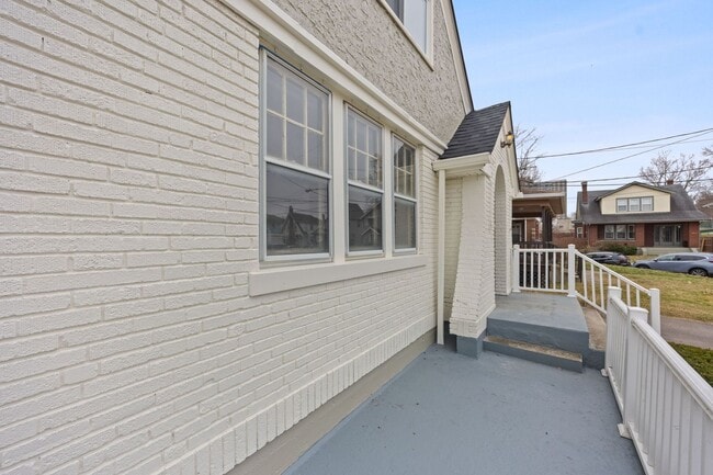Building Photo - HYDE PARK -Move In This Week, Get $500 Bac...