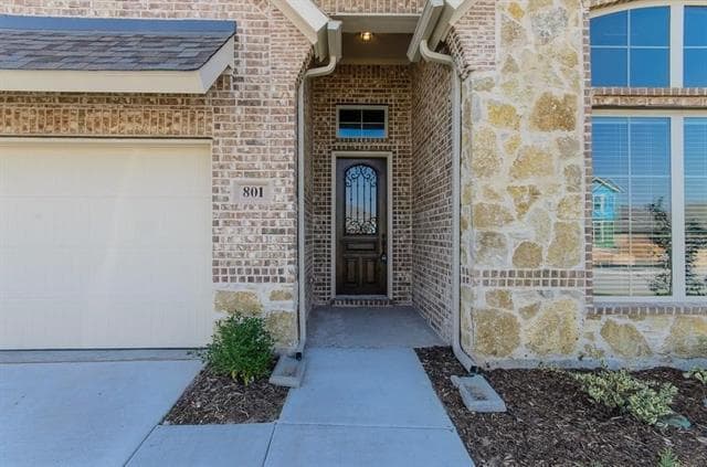 Building Photo - 801 Cypress Hill Dr