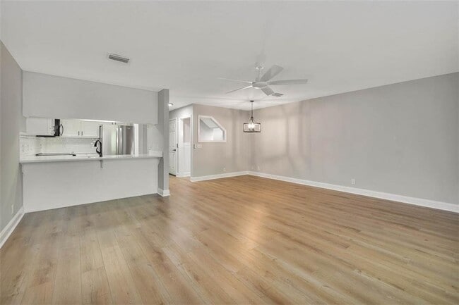 Building Photo - 200 Salt Air Dr