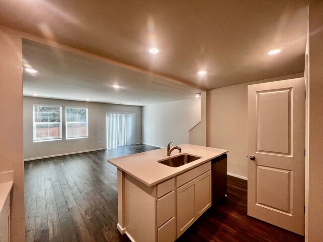Building Photo - Free rent offered Beautiful New Smart Home...