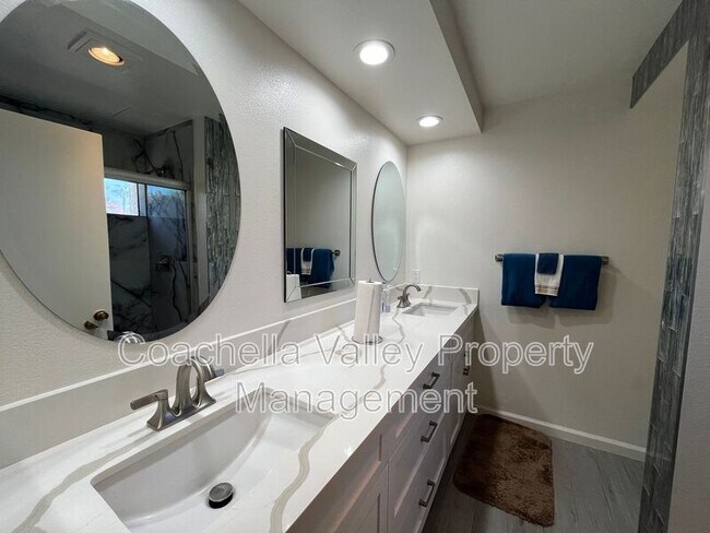 Building Photo - 3155 Ramon Rd