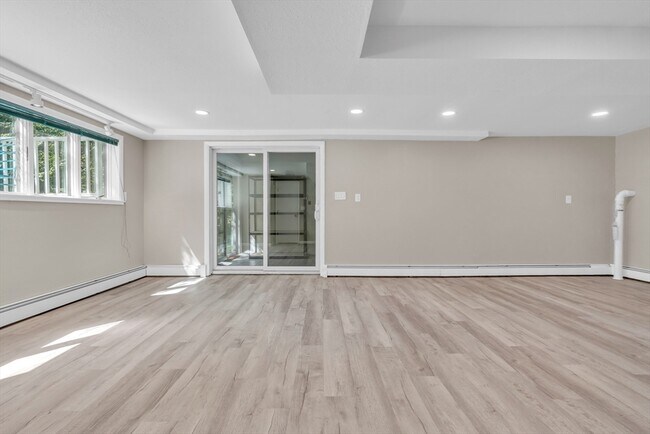 Building Photo - 606 Springs Rd