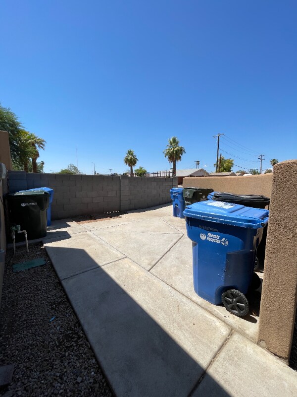 Building Photo - 2715 W Tuckey Ln
