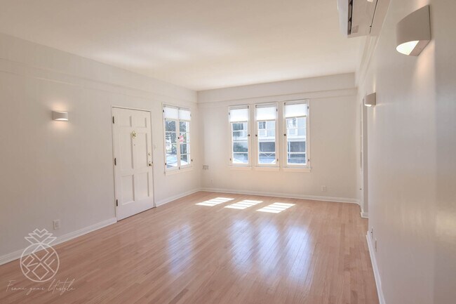 Building Photo - 1069 S Holt Ave