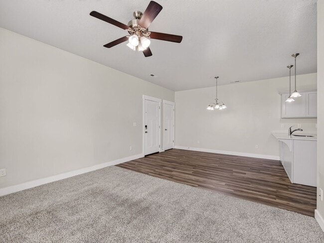 Building Photo - Spacious 3 Bed, 2 Bath Condo in The Exchange – Lehi, UT