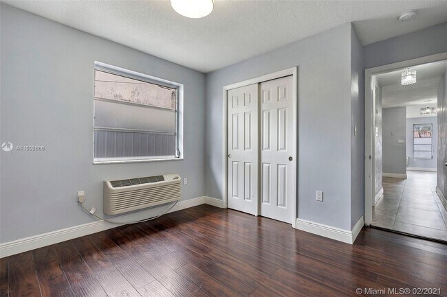 Building Photo - 2460 SW 36th Ave