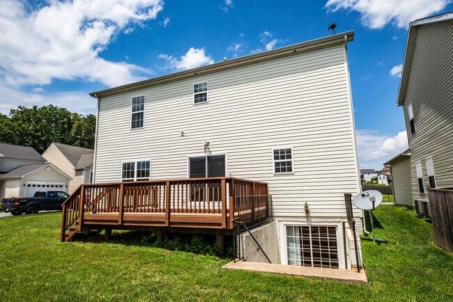 Building Photo - 43 Carlsbad Dr