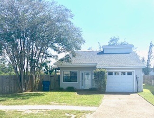 Building Photo - Beautiful home on quiet cul-de-sac! Very c...
