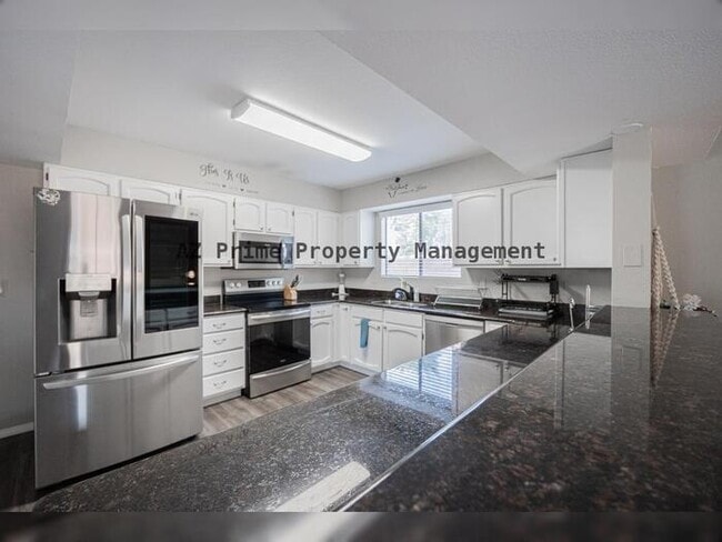 Building Photo - 25 S Ocean Dr