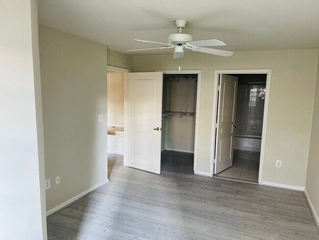 Building Photo - 12001 Market St