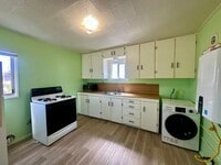 Building Photo - Hard to find 1bdrm, 1 bath house 2.5 miles...