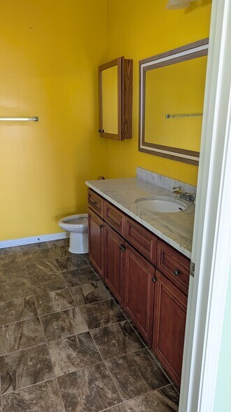 Building Photo - 409 Arecales Dr