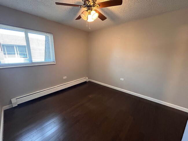 Building Photo - $0 DEPOSIT OPTION! 2BED/1.5BATH CONDO IN C...