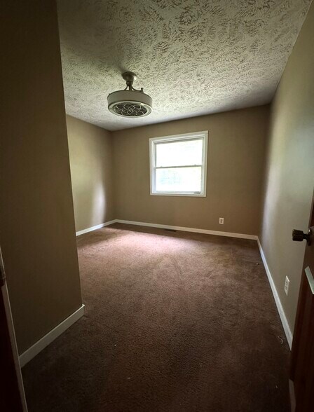 Building Photo - 2080 Robins Ct NW
