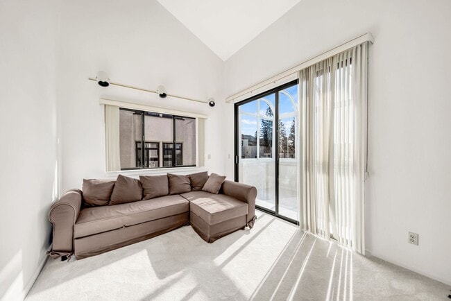Building Photo - NORTH BERKELEY APARTMENT FOR RENT - $4,600/mo