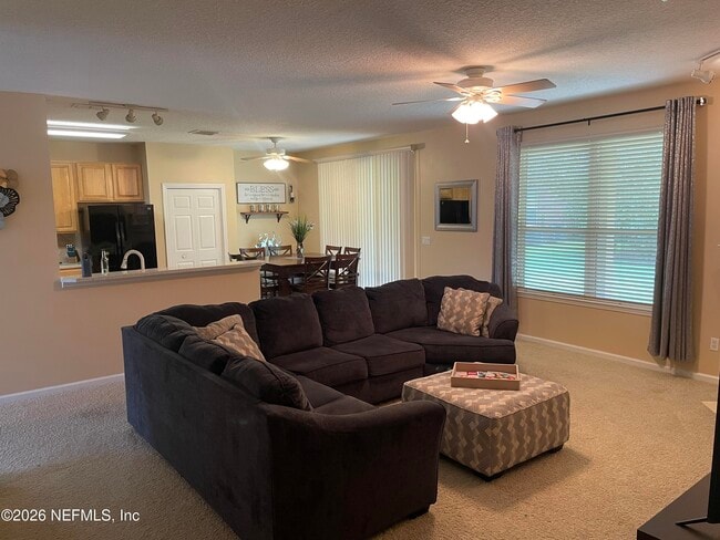 Building Photo - 2543 Willow Creek Dr