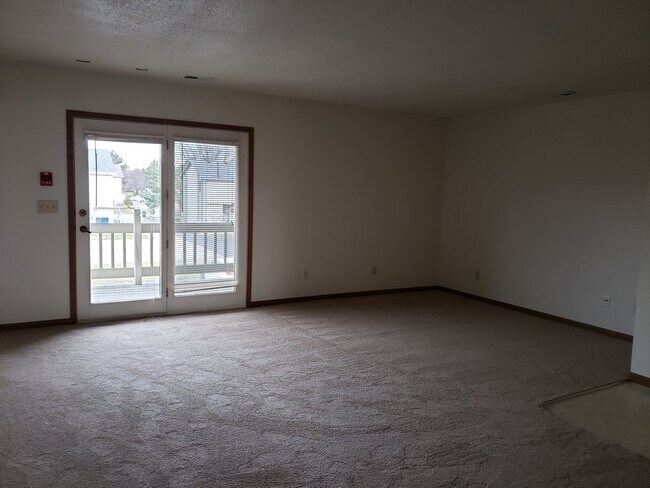 Building Photo - 5742 Ryewyck Dr