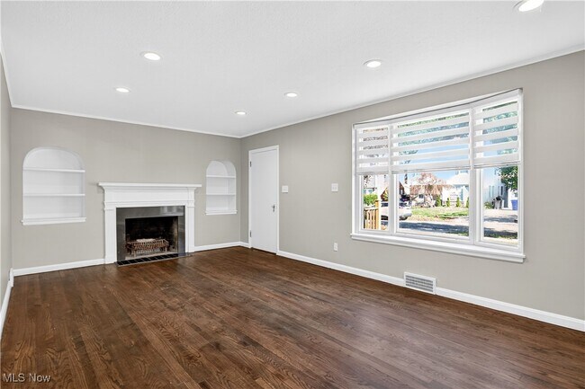 Building Photo - 2520 Laurelhurst Rd
