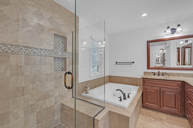 Building Photo - 141 Manchester Ct