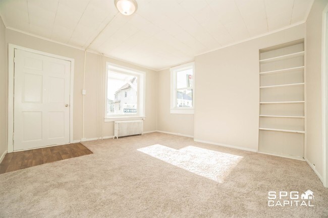 Building Photo - 33 N Penn St