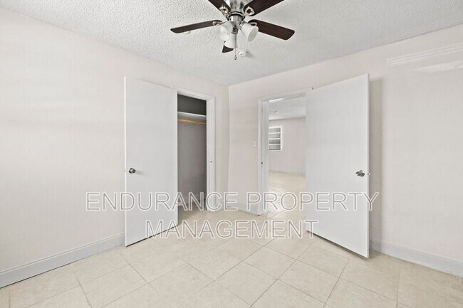 Building Photo - 1125 W 28th St