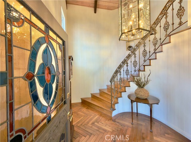 Building Photo - 327 Aster St