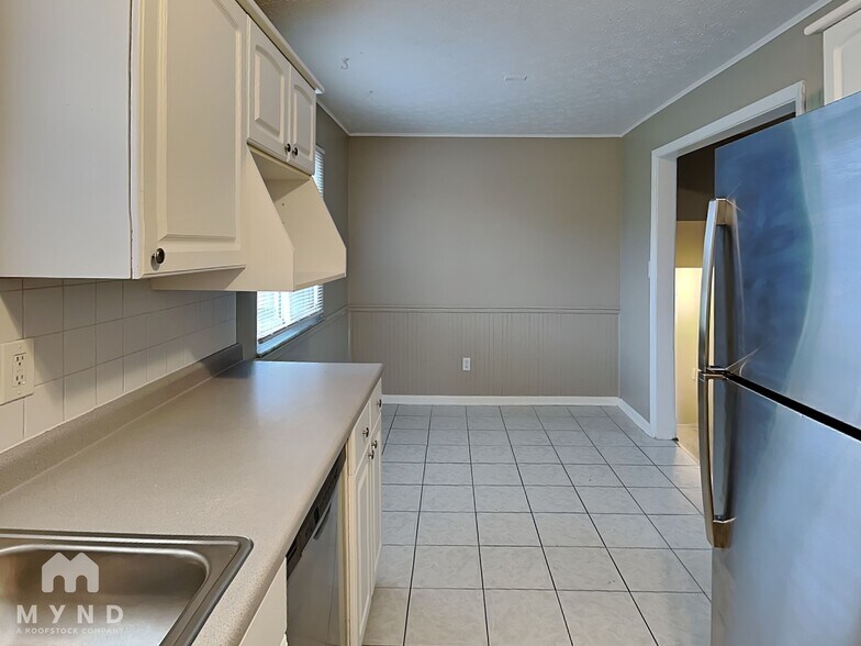 Building Photo - 4539 Paxton Dr S