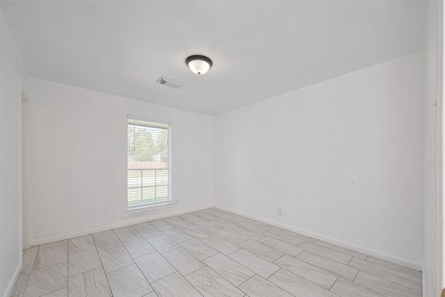 Building Photo - 8406 Banting St