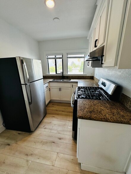 Building Photo - 823 W Orange St