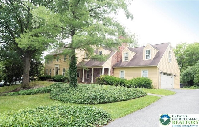 Building Photo - 1528 Wethersfield Dr