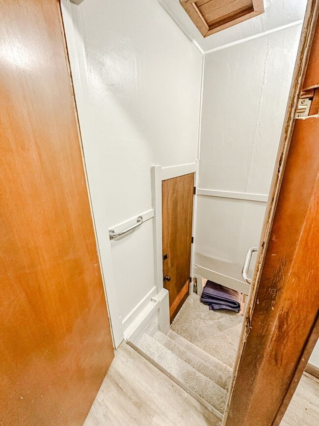 Building Photo - 2 Bedroom home for rent on east side of Toledo! Updated, clean, and very nice!