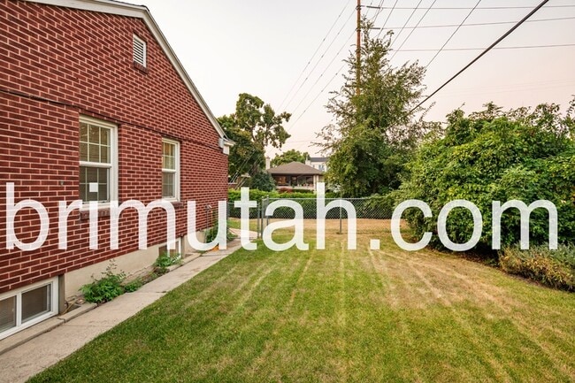 Building Photo - 1266 Parkway Ave