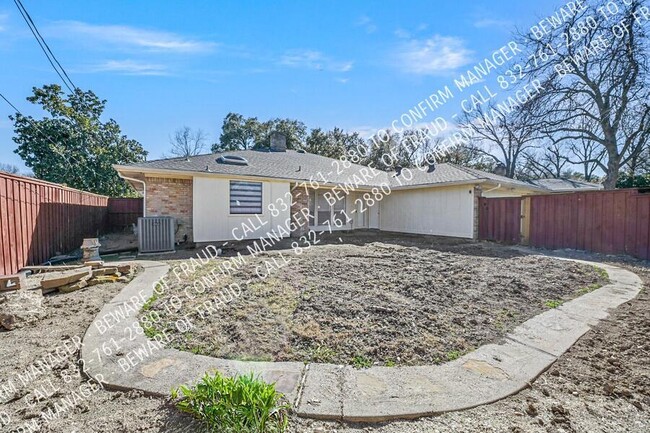 Building Photo - Newly Renovated Home in Merriman Park Elem...