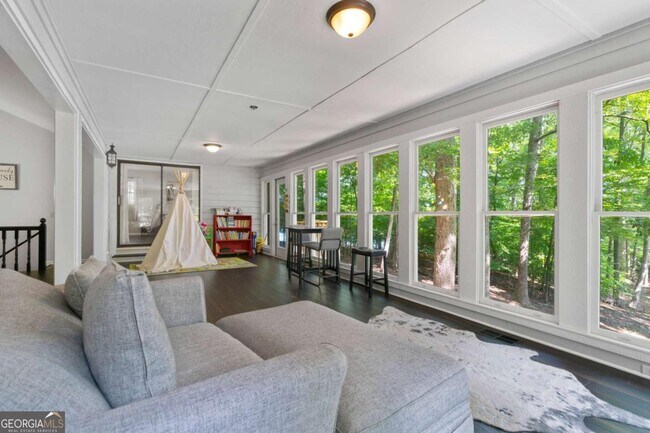 Building Photo - 180 Waterfront Dr