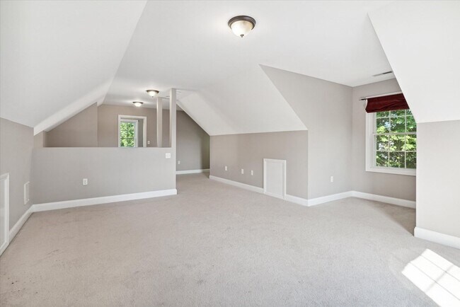 Building Photo - 19 Benjamin Ln